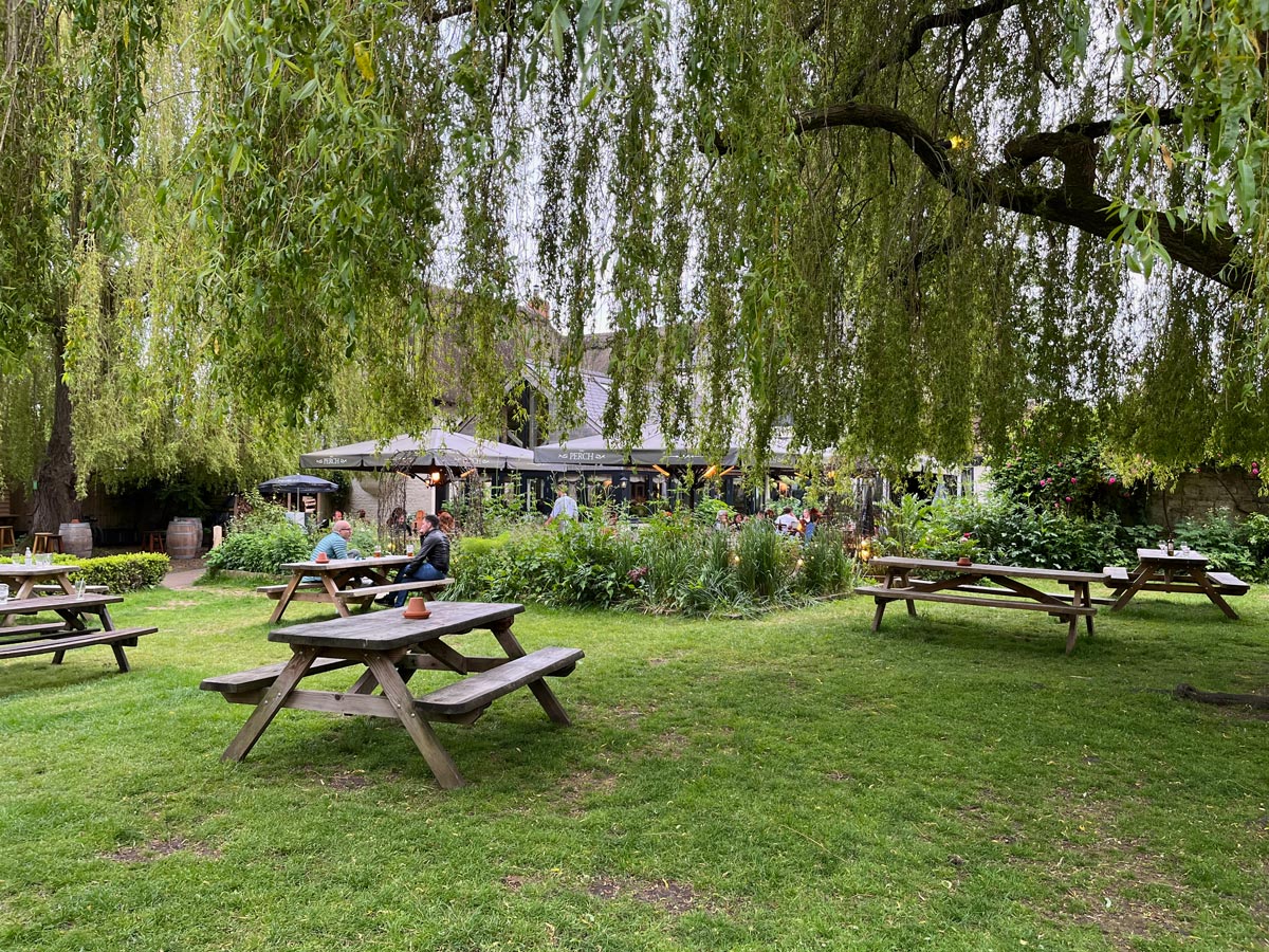 A Sunday Roast Worth Leaving the Sofa For